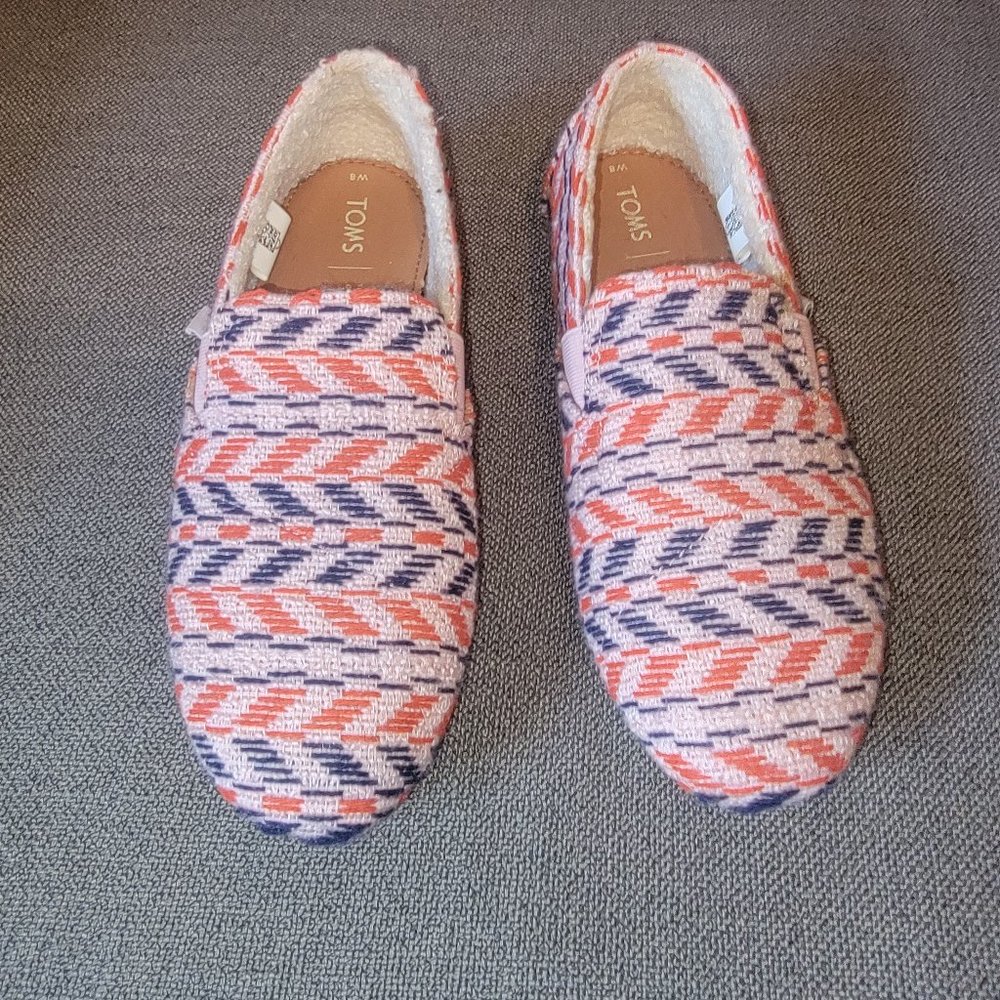TOMS Pink Chevron Woven Faux Shearling Lined Redondo Flats - size 8